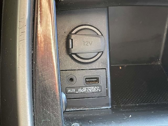 Used 2013 Hyundai Elantra GLS w/ Preferred Pkg FWD image 32