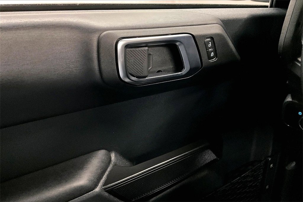 Used 2025 Ford Bronco Outer Banks image 36
