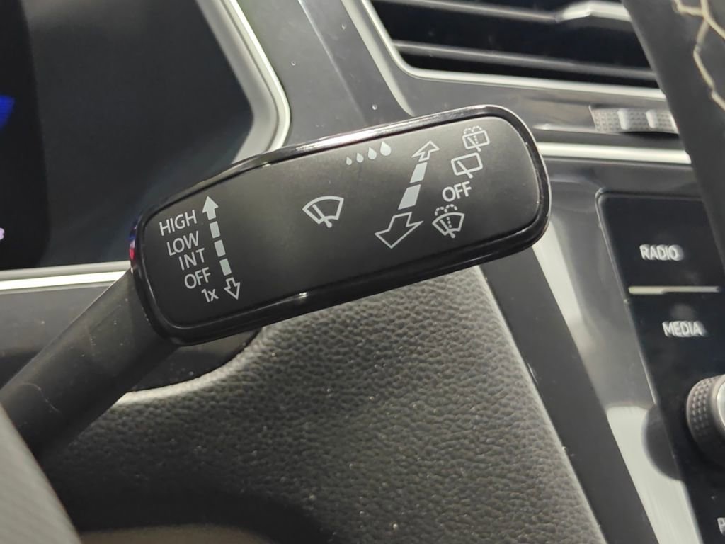 Used 2024 Volkswagen Tiguan SE AWD/4WD image 41