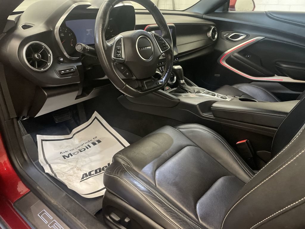 Used 2016 Chevrolet Camaro LT RWD image 4