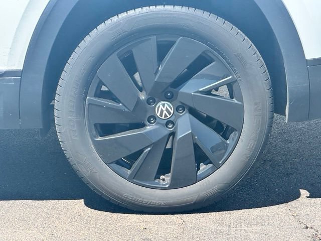Used 2024 Volkswagen Atlas Cross Sport SE w/ Panoramic Sunroof Package AWD/4WD image 8
