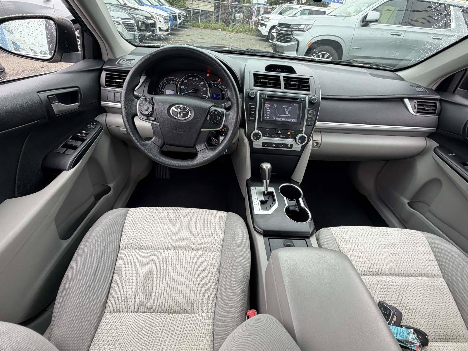 Used 2014 Toyota Camry LE FWD image 11