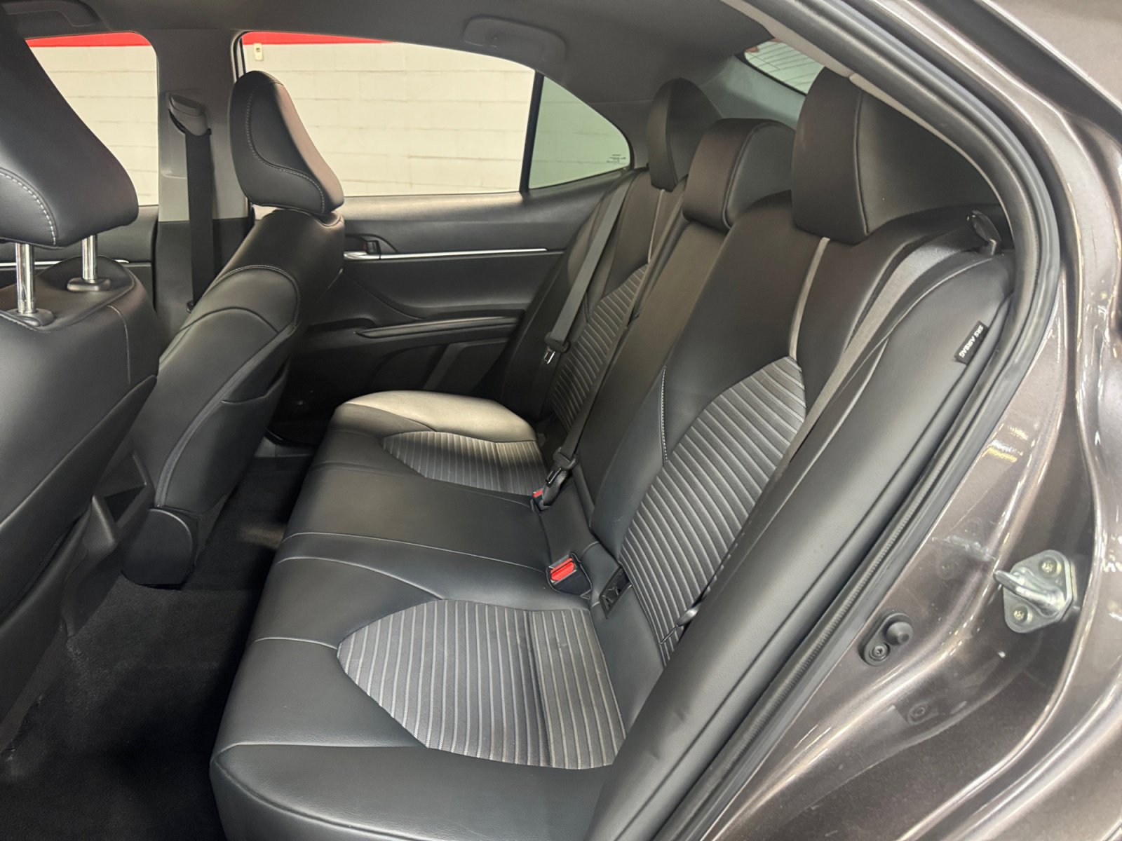 Used 2022 Toyota Camry SE FWD image 17