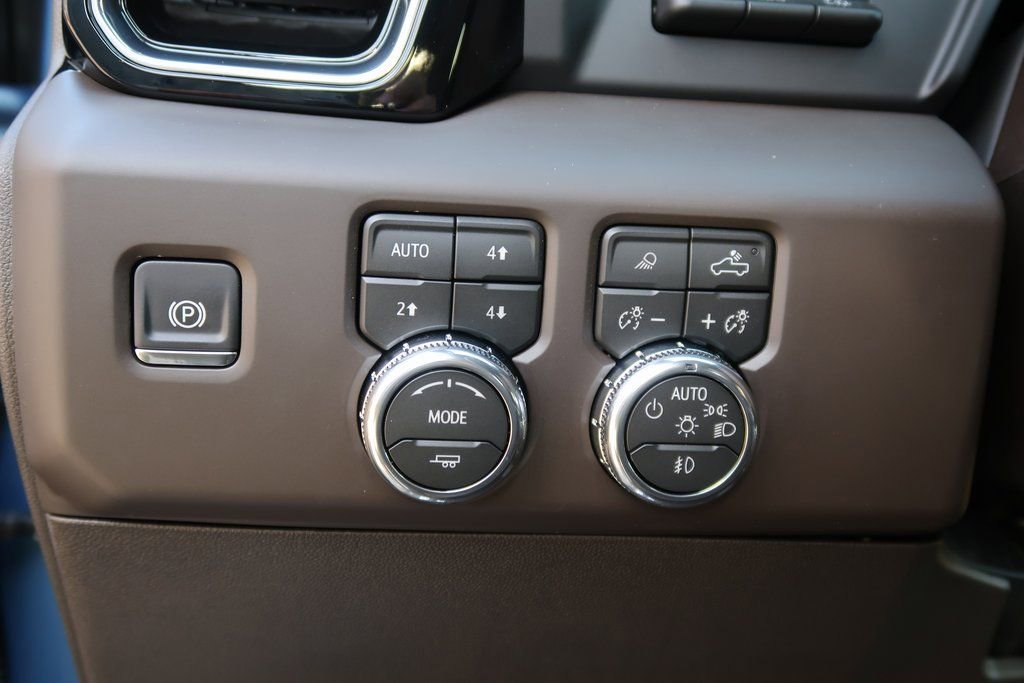 New 2026 GMC Sierra 2500 Denali w/ Denali Reserve Package image 17