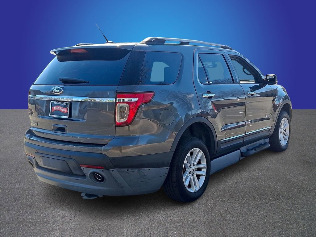 Used 2015 Ford Explorer XLT w/ Equipment Group 202B image 4