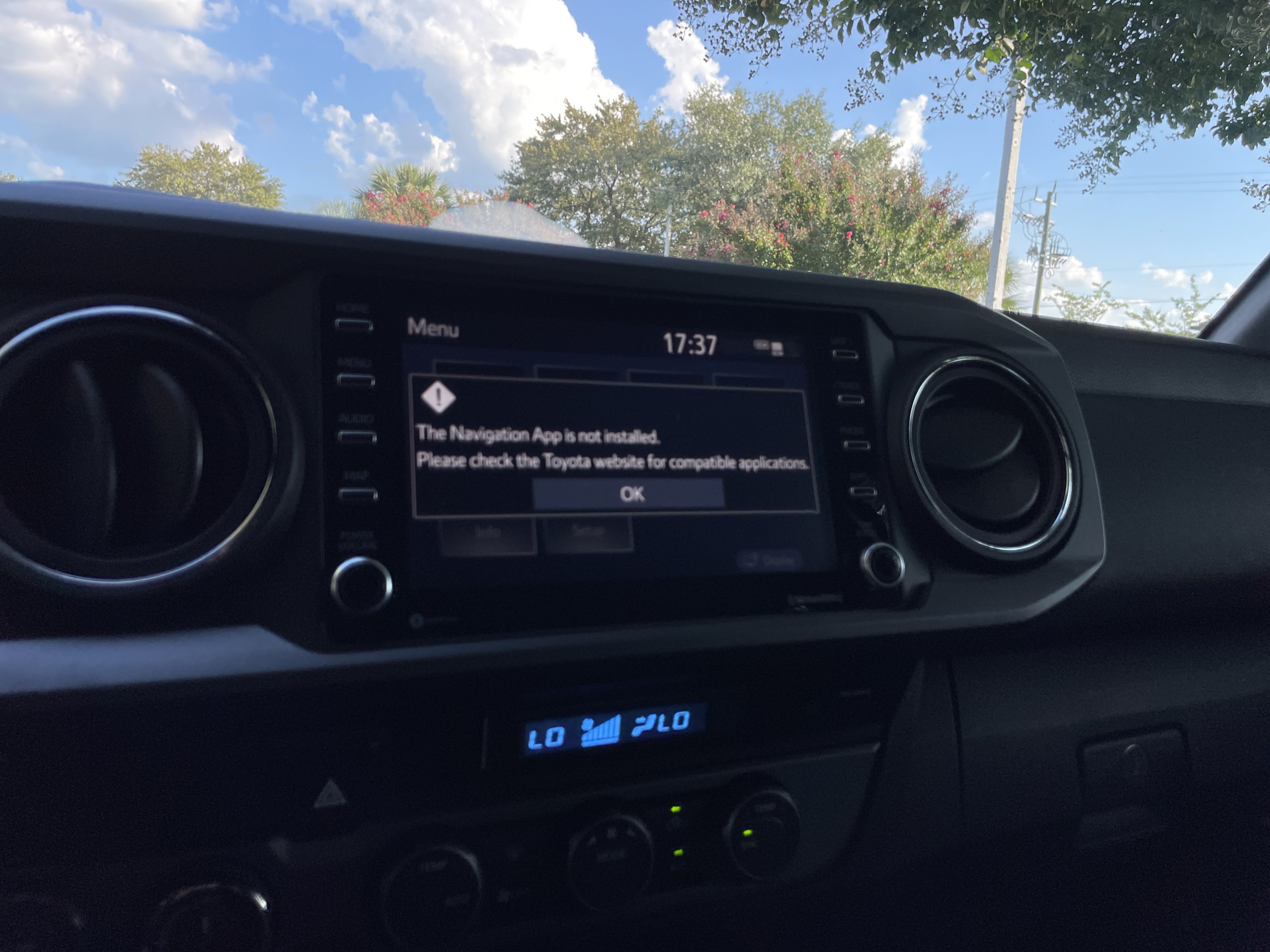Used 2022 Toyota Tacoma TRD Sport w/ Technology Package AWD/4WD image 23