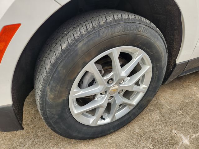 Used 2024 Chevrolet Equinox LT w/ LPO, Floor Liner Package image 10