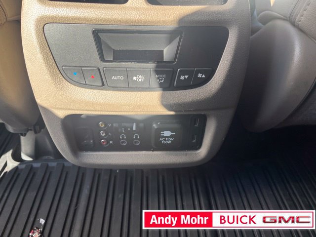 Used 2017 Honda Pilot Touring image 38