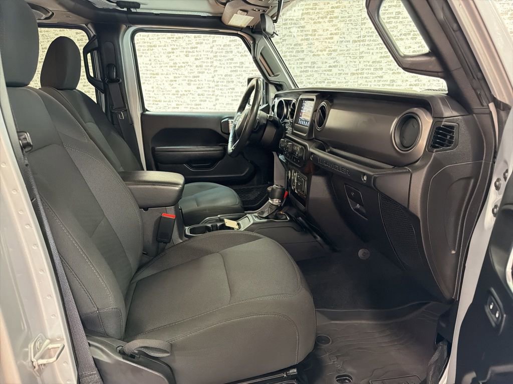 Used 2023 Jeep Wrangler Unlimited w/ Cold Weather Group image 11