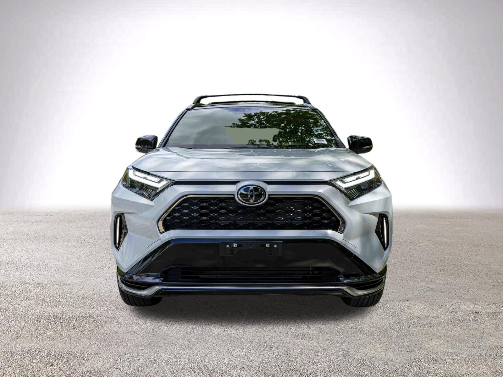 Used 2025 Toyota RAV4 XSE w/ Weather Package image 3