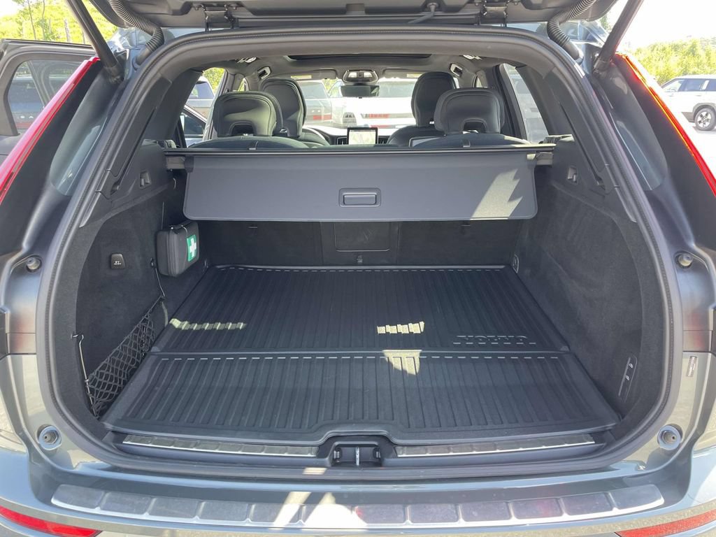 Used 2026 Volvo XC60 T8 Ultra AWD/4WD image 30
