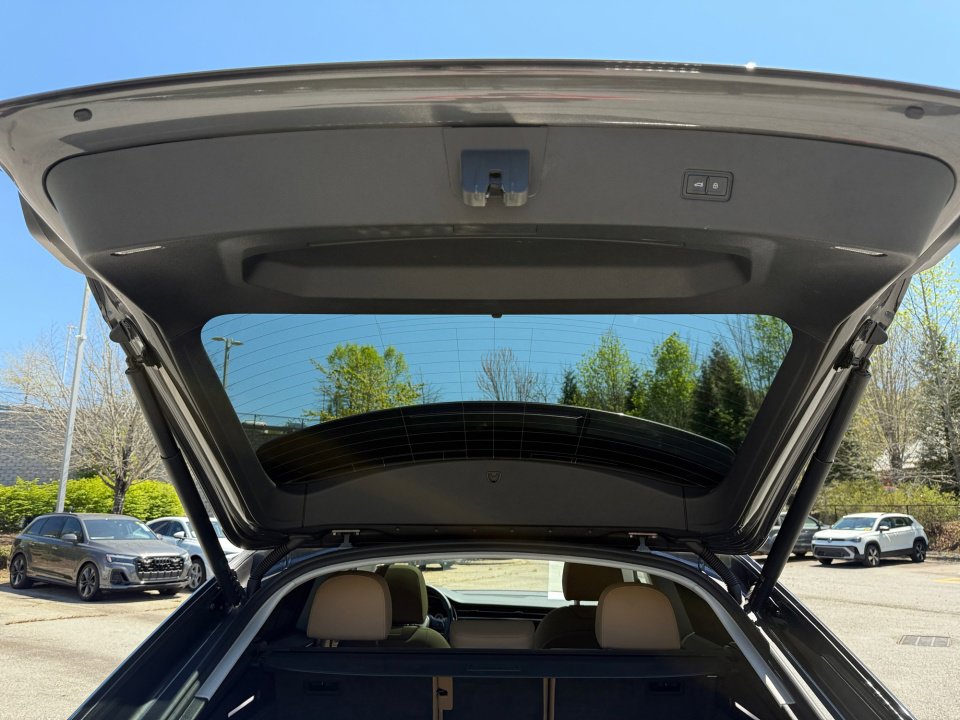 Used 2022 Audi Q8 Prestige image 14