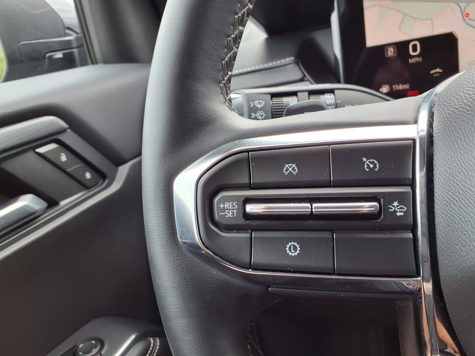 Used 2025 GMC Acadia Elevation w/ Elevation Premium Package FWD image 14