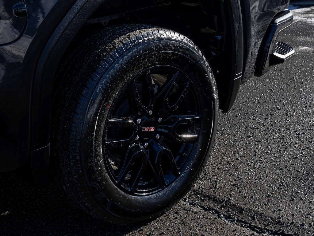 Used 2026 GMC Sierra 1500 Elevation image 8