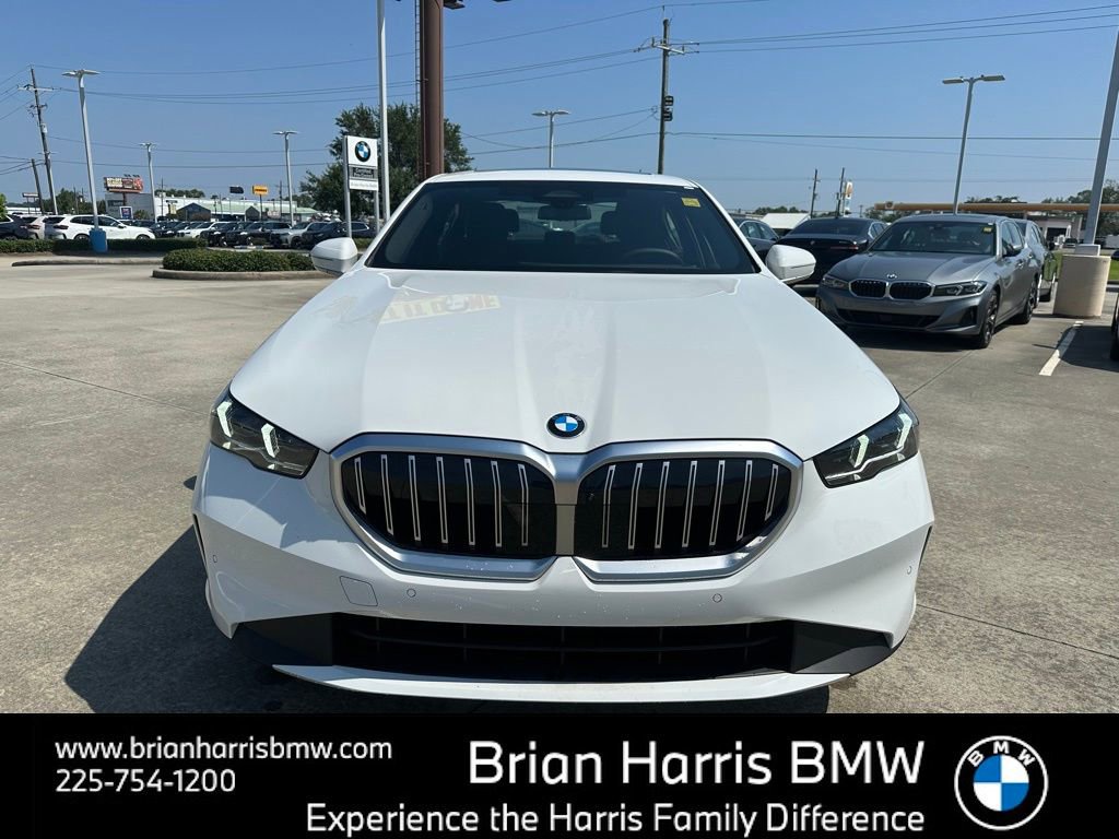 Certified 2025 BMW 530i w/ Premium Package image 2