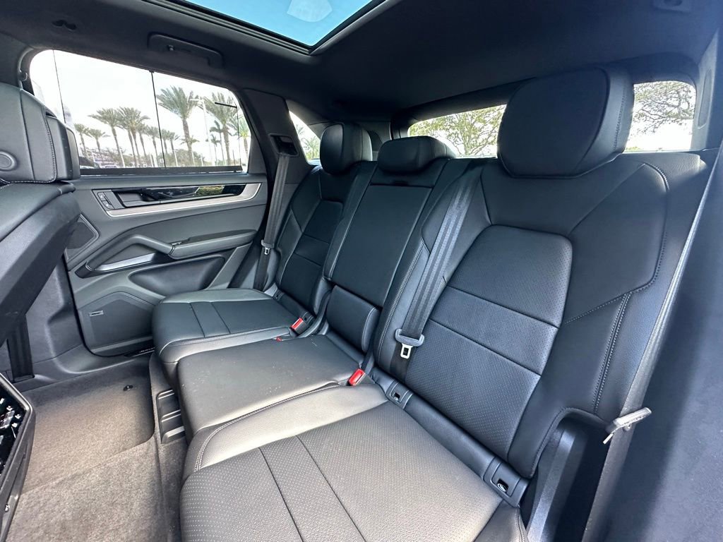 Certified 2026 Porsche Cayenne E-Hybrid image 38