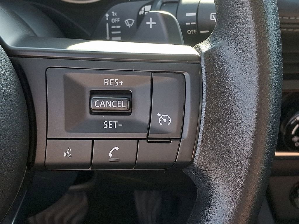 Used 2024 Nissan Rogue S image 21