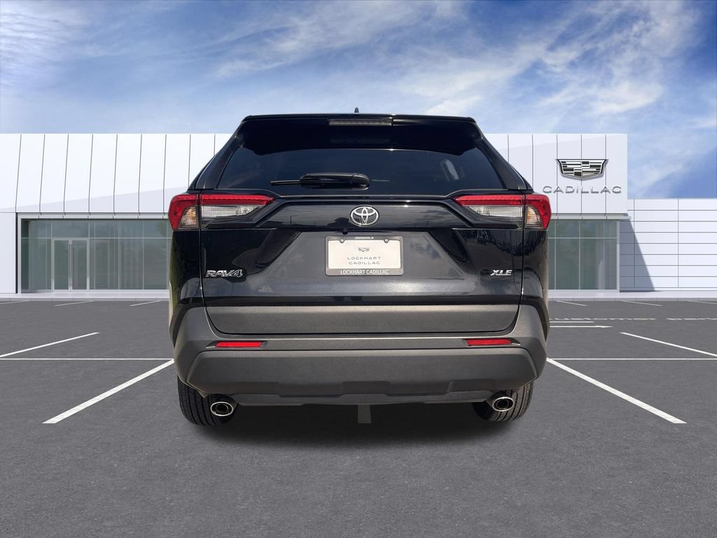 Used 2025 Toyota RAV4 XLE FWD image 7