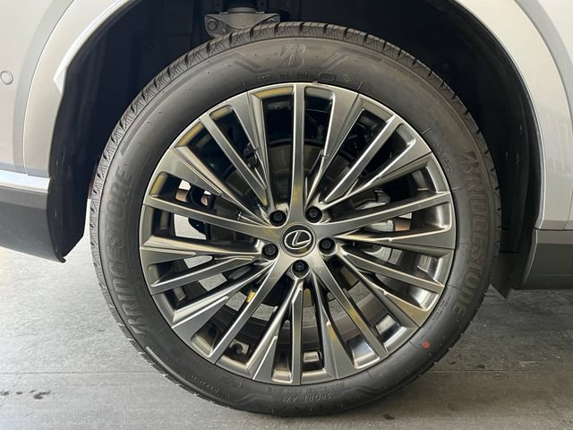 Used 2025 Lexus RX 450h AWD w/ Convenience Package image 11