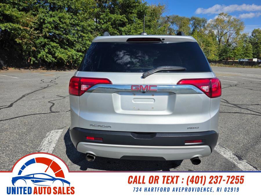 Used 2017 GMC Acadia SLE image 4