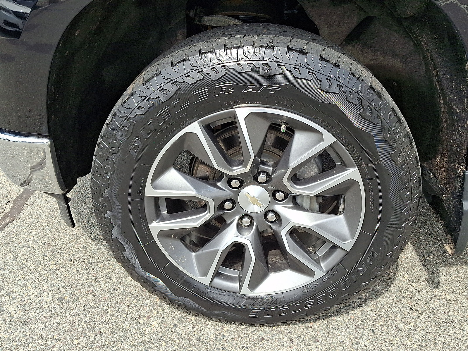 Used 2023 Chevrolet Silverado 1500 LT AWD/4WD image 8