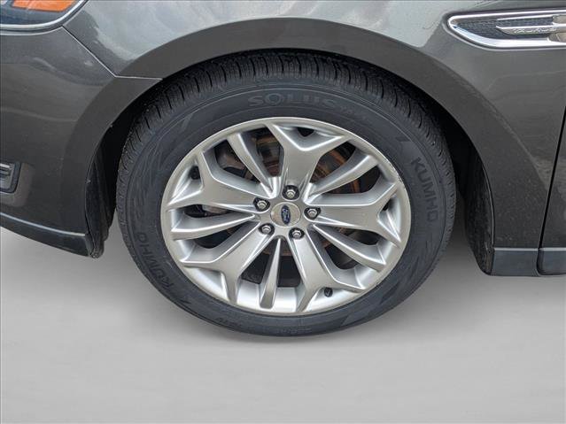 Used 2019 Ford Taurus Limited FWD image 21