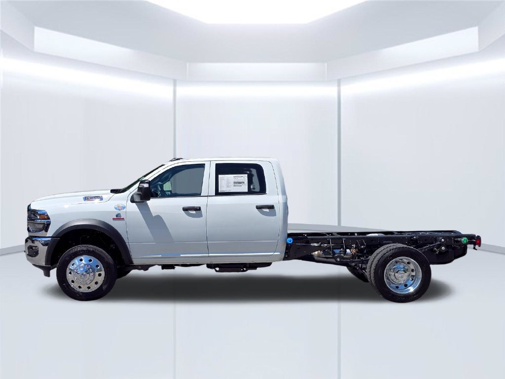 New 2026 RAM 5500 Tradesman w/ Chrome Appearance Group AWD/4WD image 16