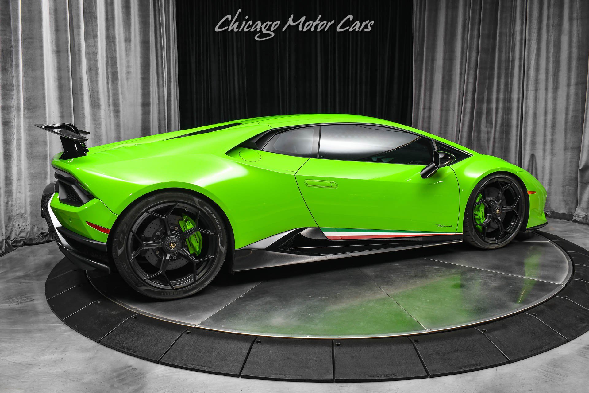 Used 2018 Lamborghini Huracan Performante AWD/4WD image 5