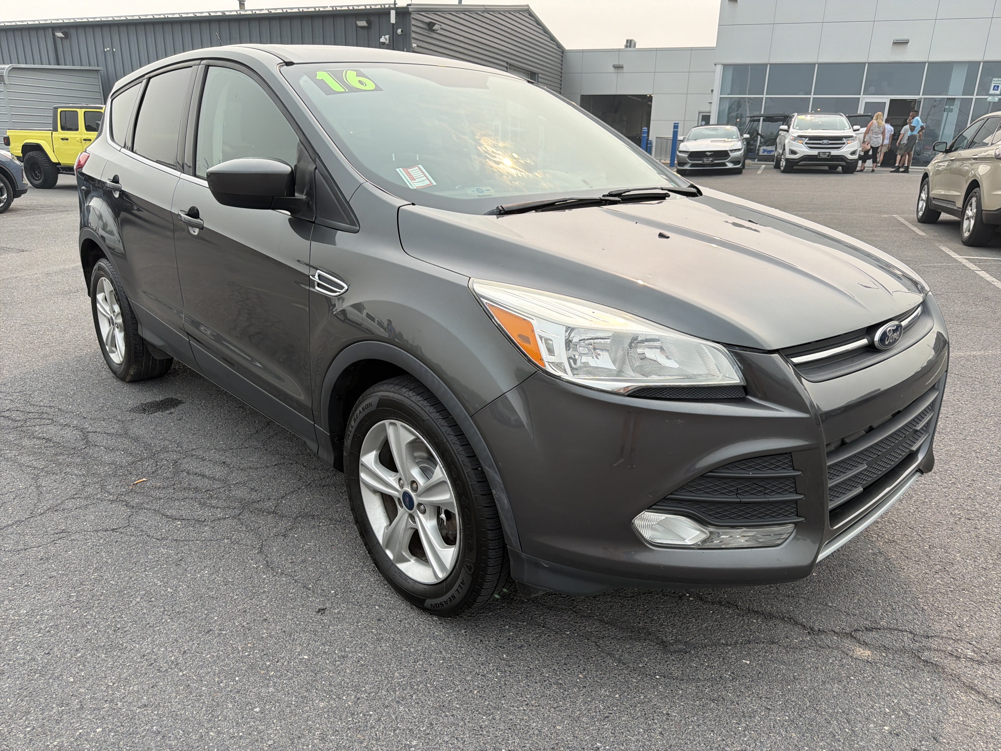 Used 2016 Ford Escape SE AWD/4WD video 1
