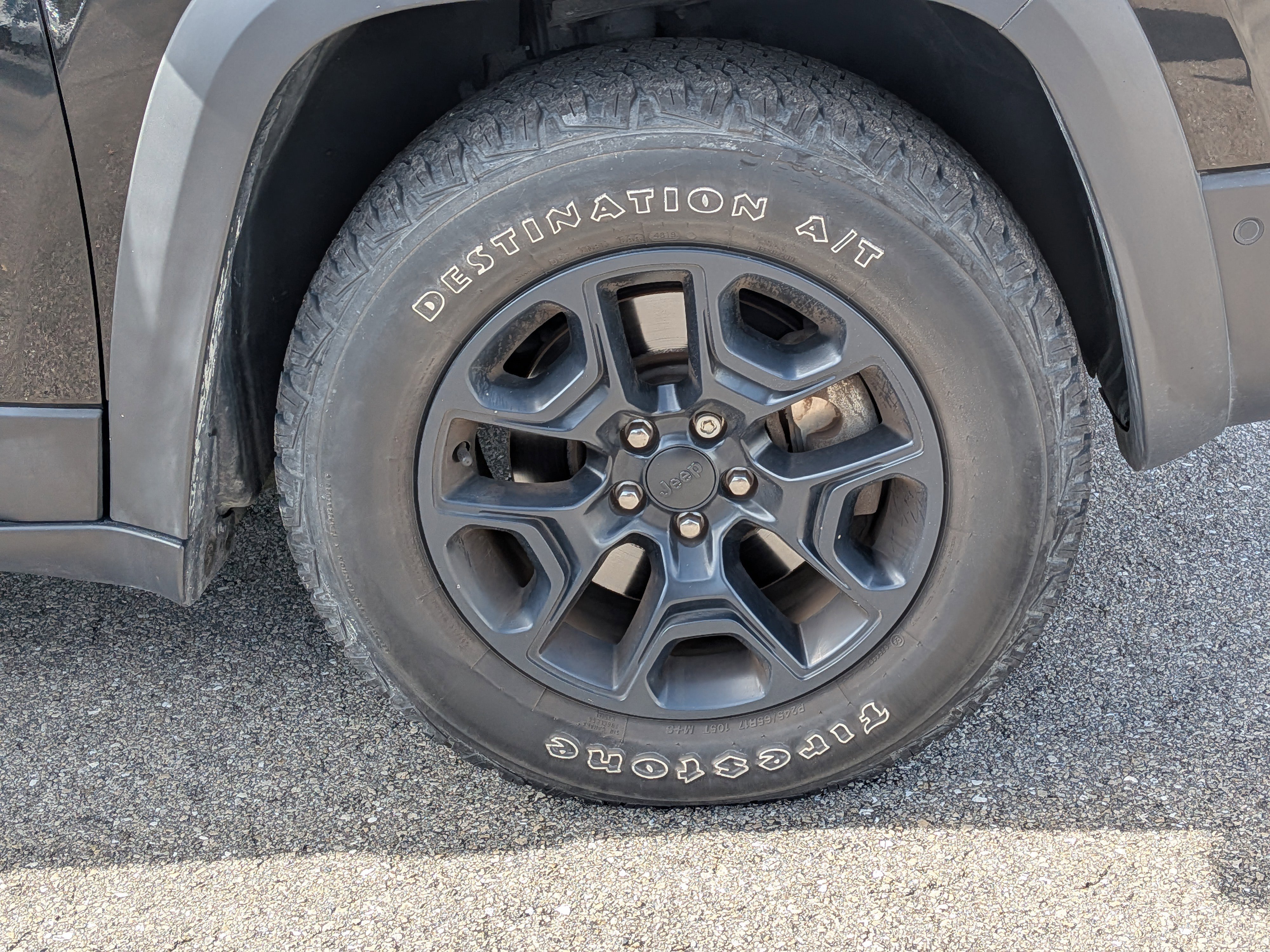Used 2020 Jeep Cherokee Trailhawk AWD/4WD image 11