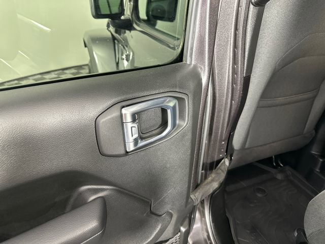 Used 2024 Jeep Wrangler Unlimited w/ Convenience Group AWD/4WD image 12