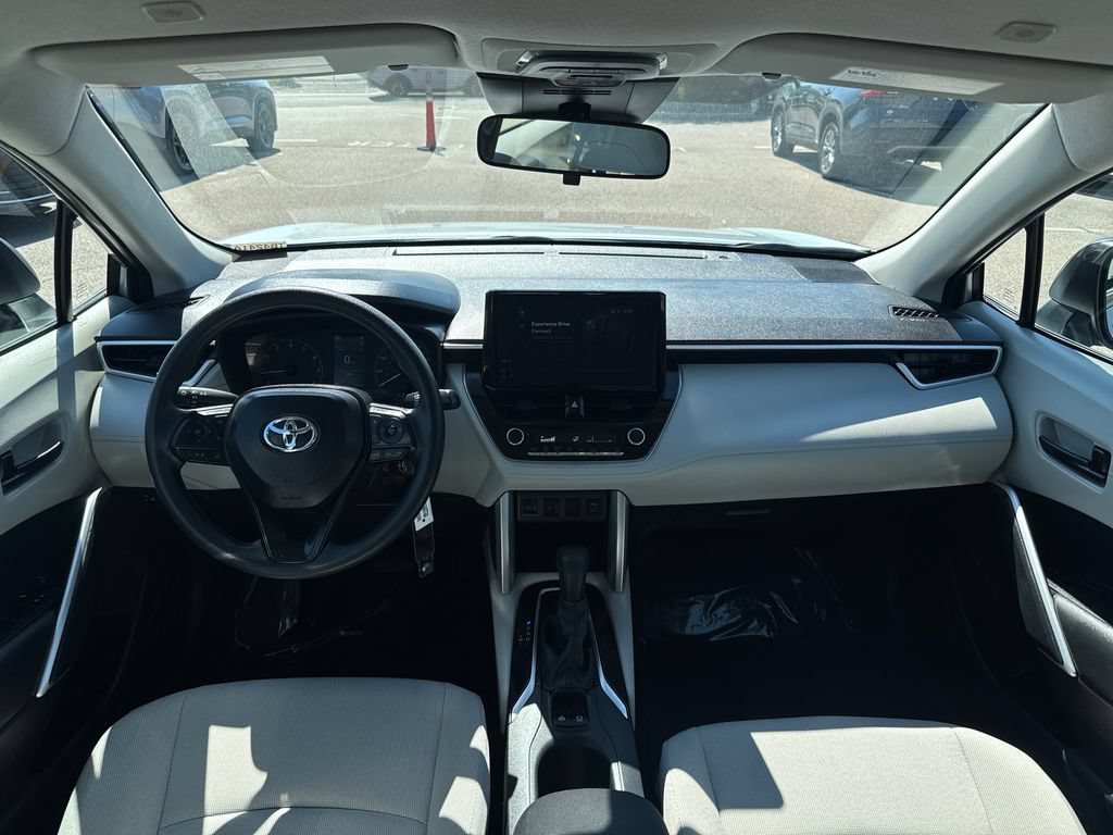 Used 2024 Toyota Corolla Cross L AWD/4WD image 11