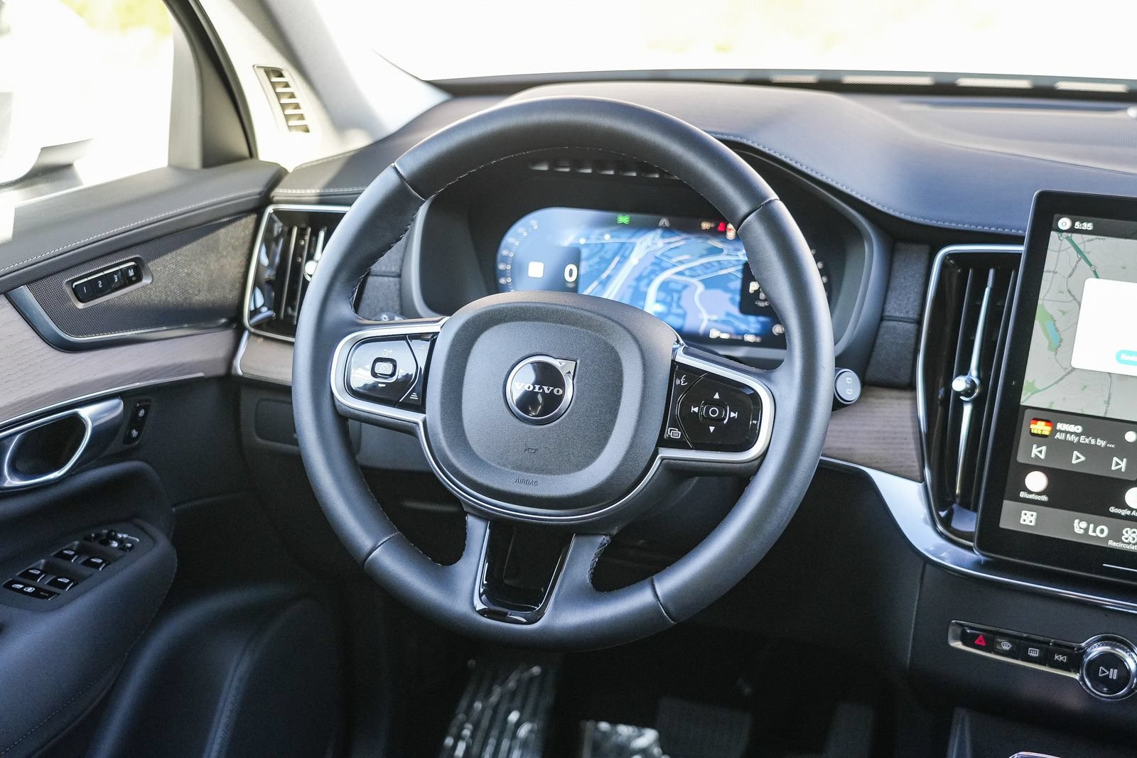 Certified 2026 Volvo XC90 B6 Core AWD/4WD image 16