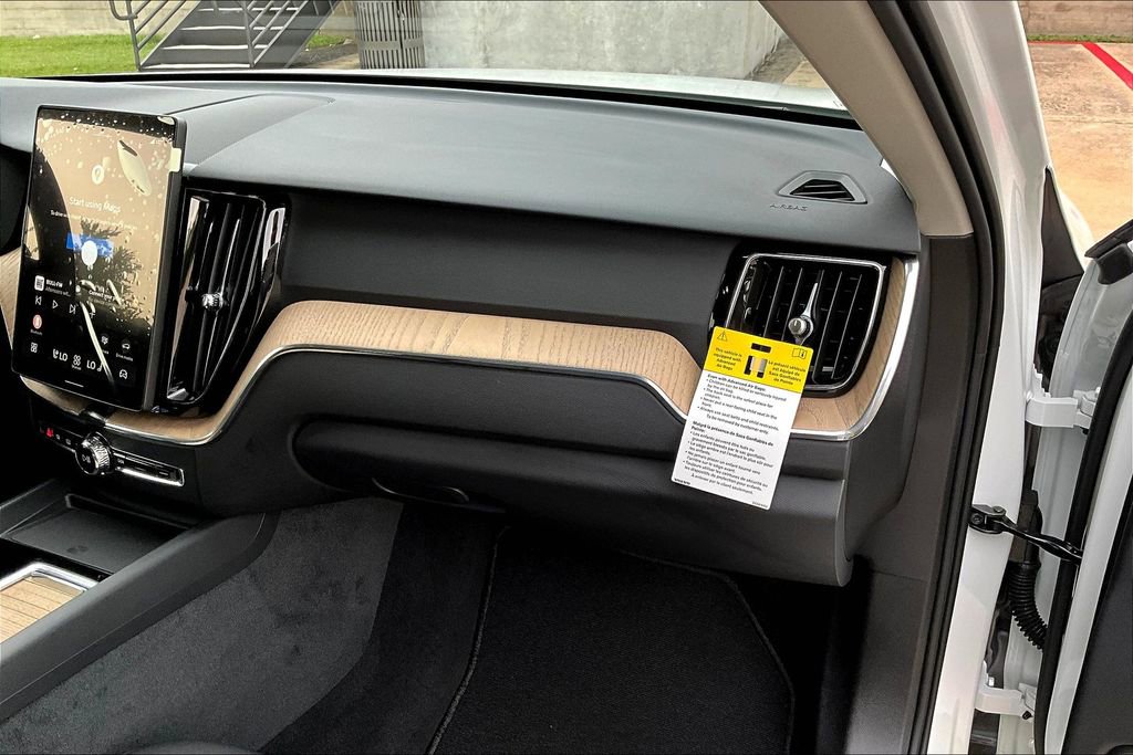 New 2026 Volvo XC60 B5 Plus w/ Protection Package Premier AWD/4WD image 18