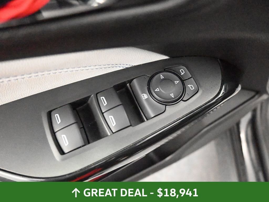 Used 2025 Chevrolet Trax LT image 30