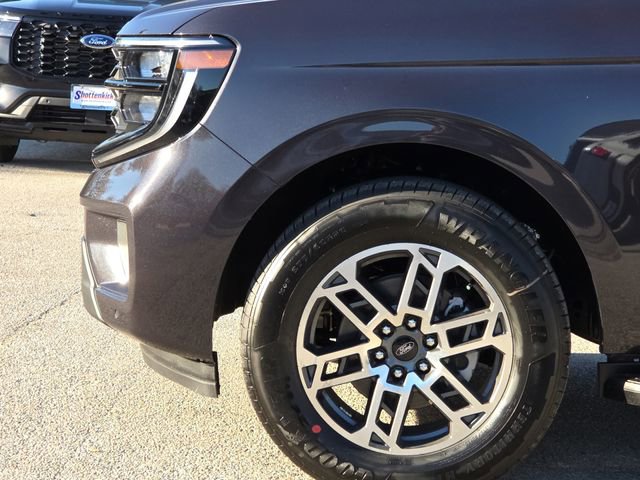New 2025 Ford Expedition Active image 5