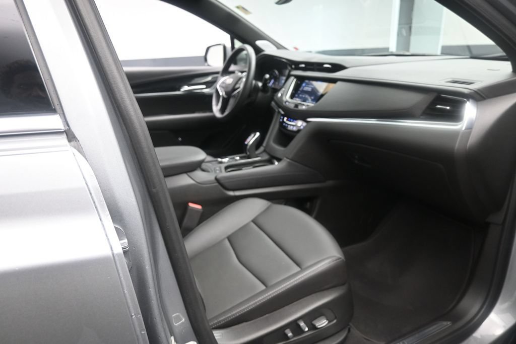 Used 2025 Cadillac XT5 Premium Luxury FWD image 30