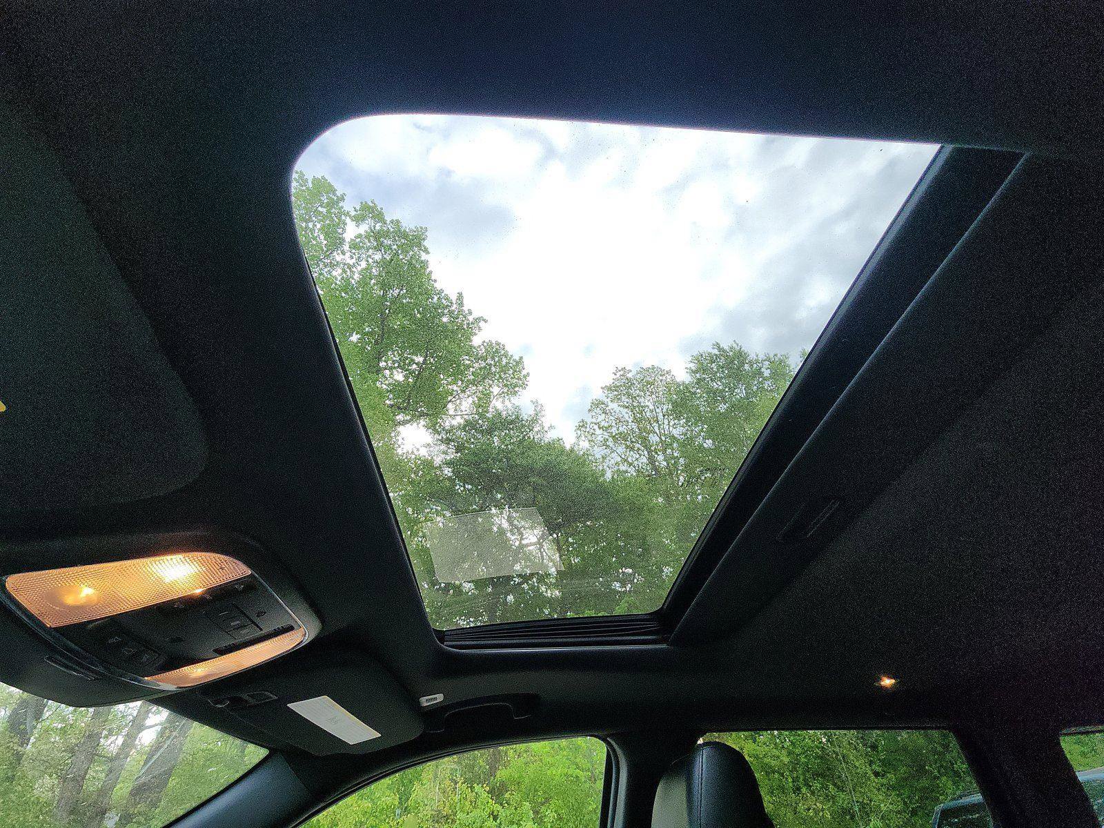 Used 2018 Jeep Grand Cherokee Limited image 16