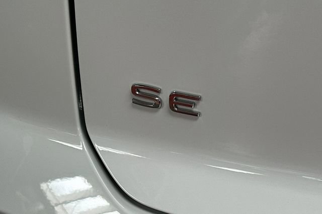 Certified 2023 Volkswagen Atlas Cross Sport SE FWD image 35