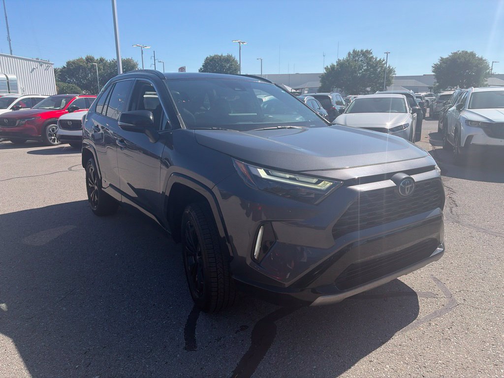 Used 2023 Toyota RAV4 XSE AWD/4WD image 4