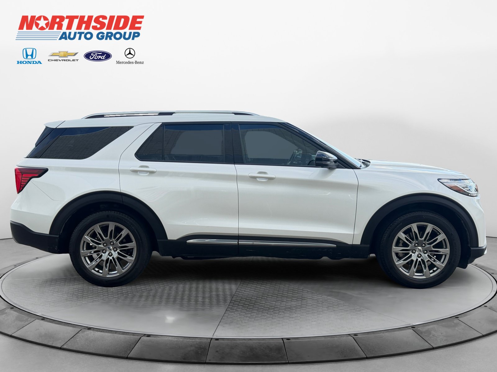 Used 2025 Ford Explorer Platinum RWD image 8