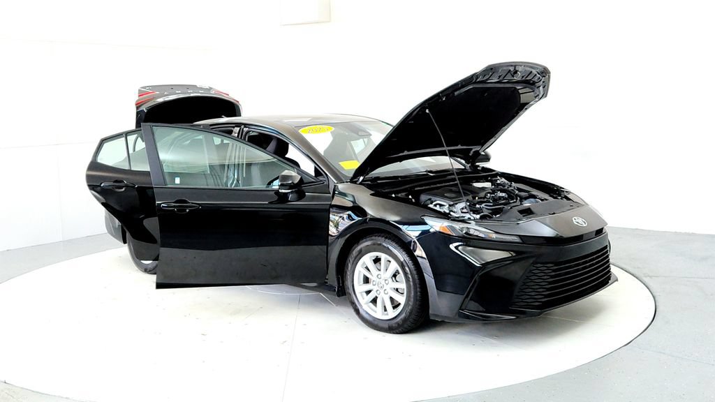 Used 2025 Toyota Camry LE FWD image 12