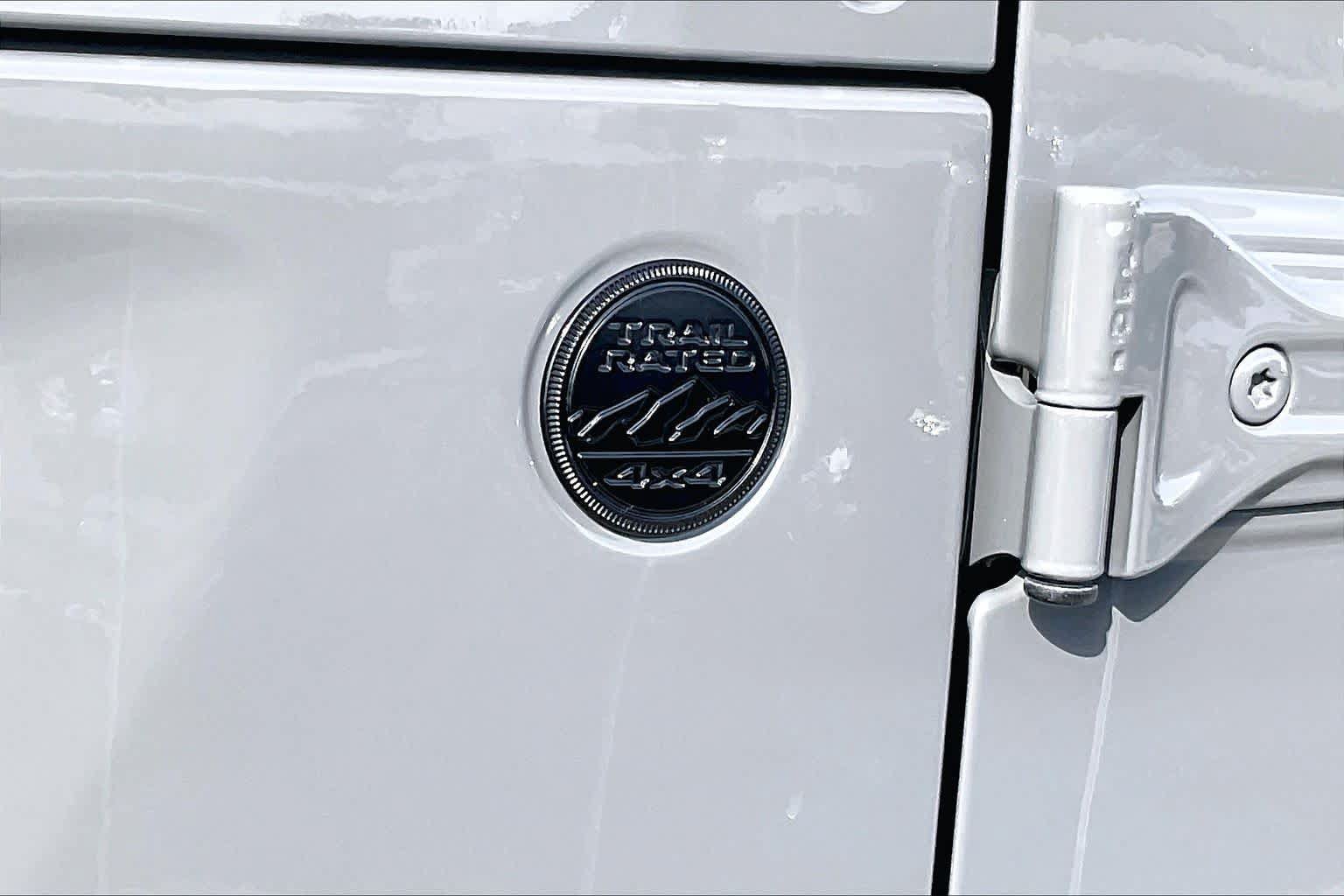 Used 2022 Jeep Wrangler Sport AWD/4WD image 9