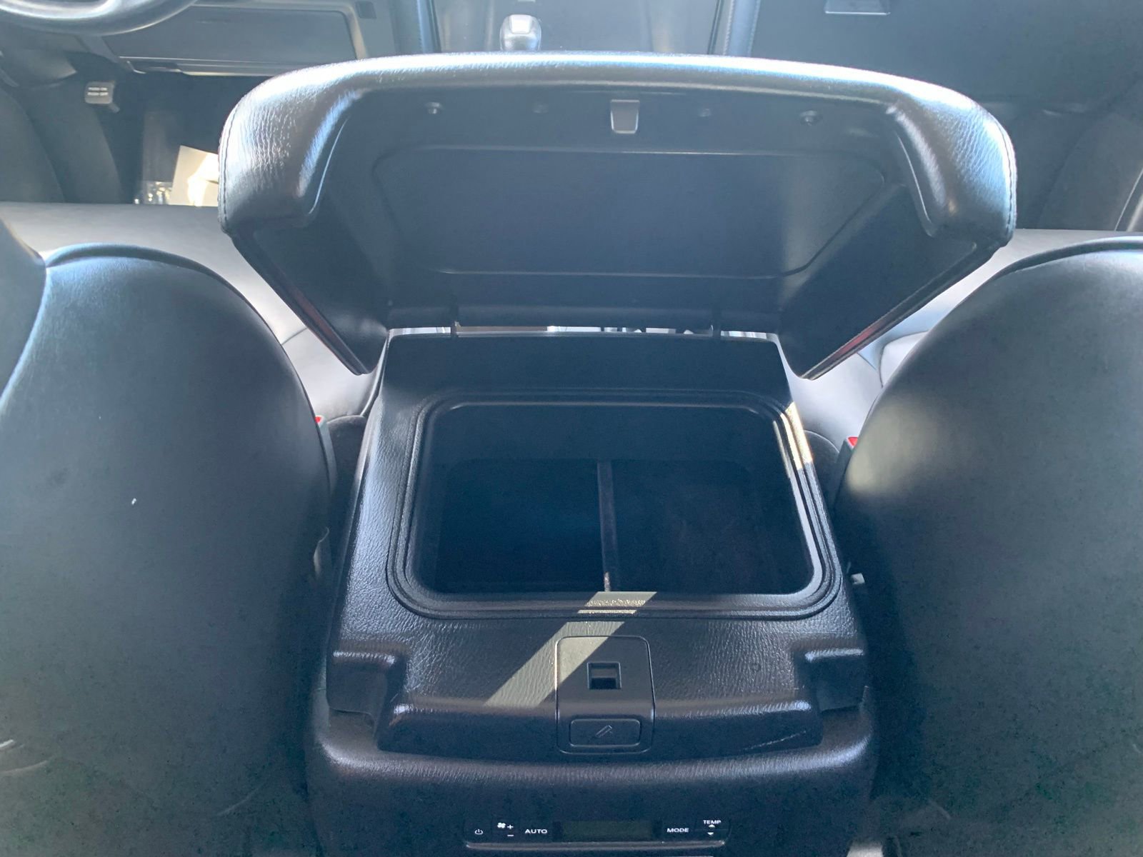 Used 2023 Nissan Armada SV image 39