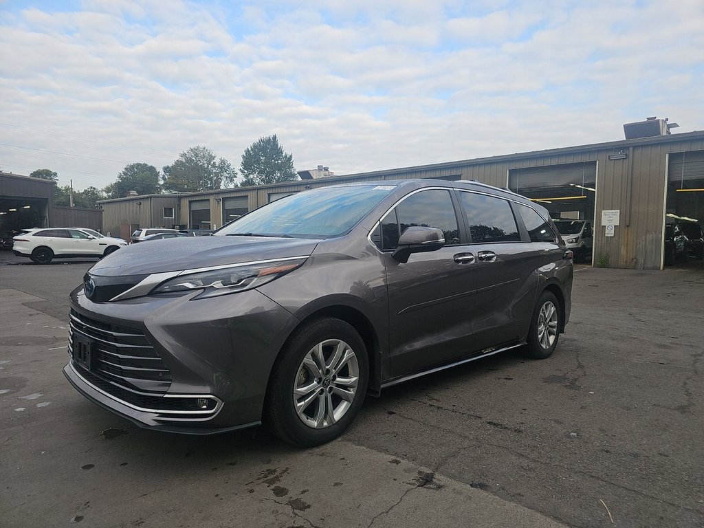 Used 2022 Toyota Sienna Platinum