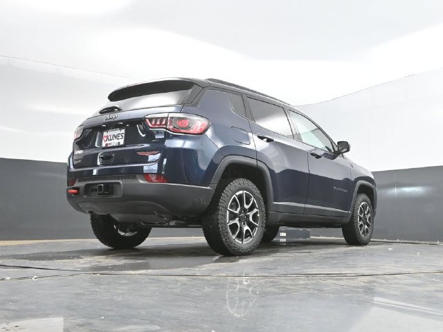 New 2026 Jeep Compass Trailhawk w/ Trailer Tow Group AWD/4WD image 40