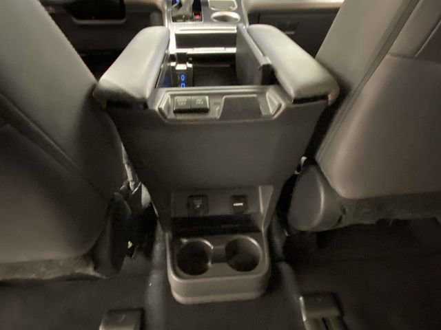 Used 2022 Toyota Sienna XSE w/ XSE Plus Package image 11