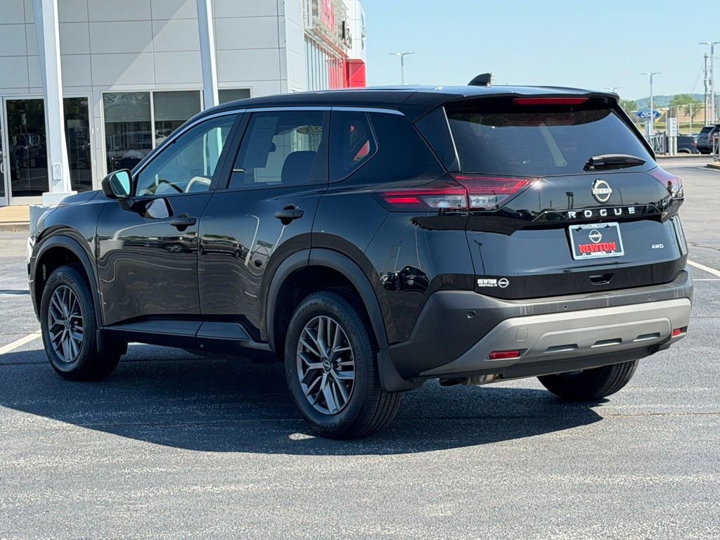 Used 2023 Nissan Rogue S AWD/4WD image 7
