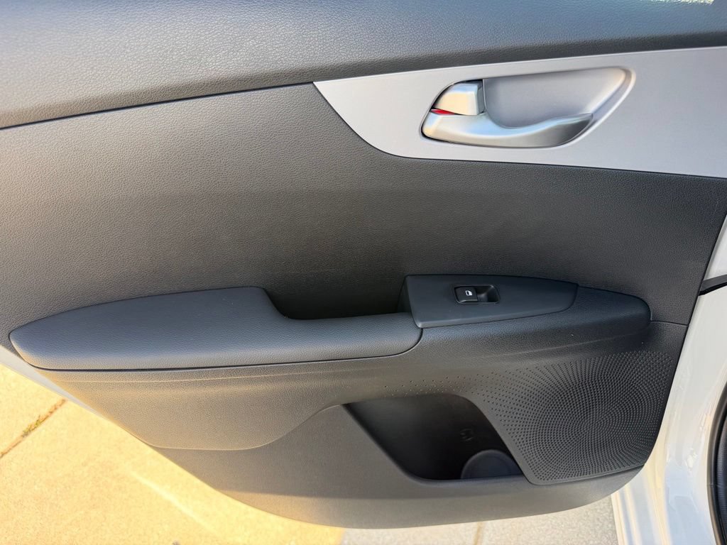 Used 2024 Kia Forte LXS FWD image 11