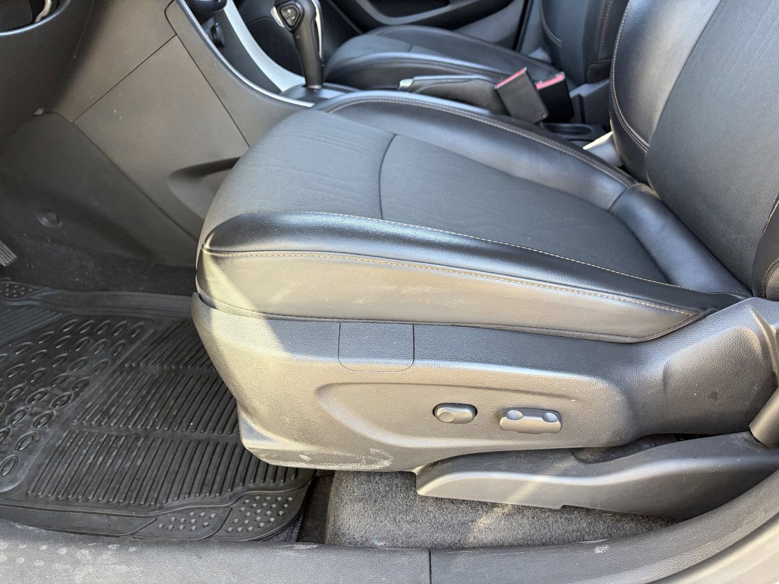 Certified 2022 Chevrolet Trax LT w/ Sport Edition FWD image 22